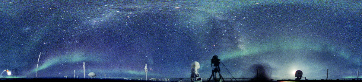 [AuroraFE05W.jpg]
Several auroral curtains and the Milky Way.