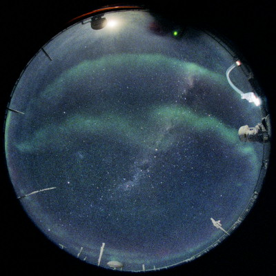 [AuroraFE08.jpg]
The Milky Way and several auroras.