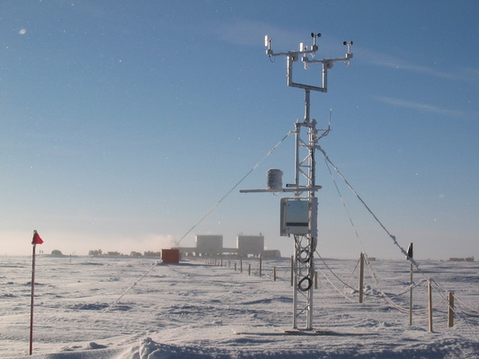 [20050406_10_WeatherStation.jpg]
The Concordia weather station.