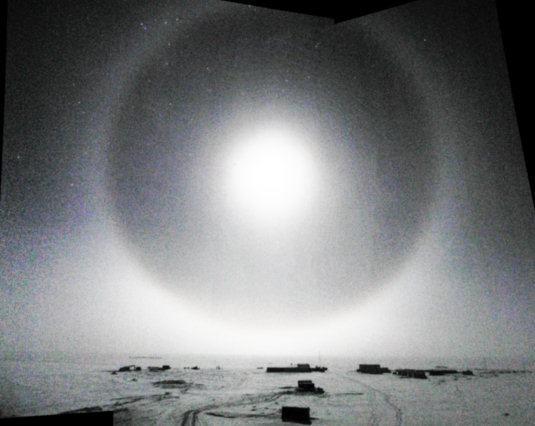 [20050429_Moondog.jpg]
Halo phenomenon around the moon, above the summer camp.