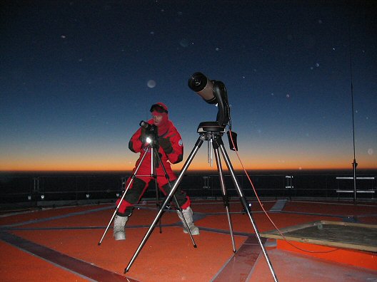[AstroRoofKarim.jpg]
Karim taking pictures of the moon on the roof of Concordia.