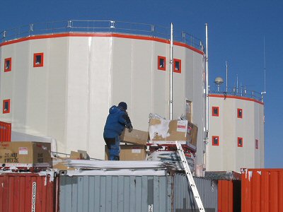 [CleaningThrash.jpg]
The Boss cleaning trash off the top of a container below Concordia.