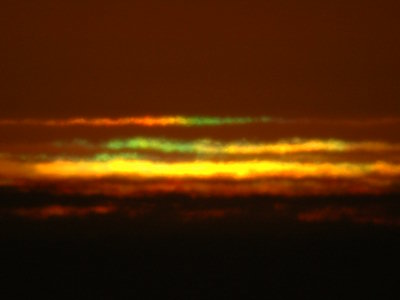 [DSC_3258_GreenRay.jpg]
One more image of the green flash of the sun