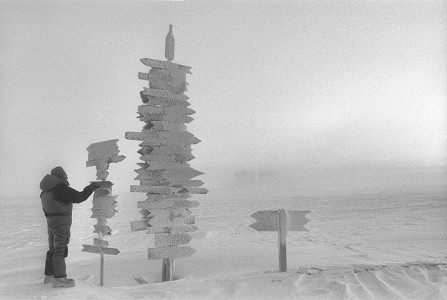 [SnowedDistanceSignpost-BW.jpg]
Snowed up distance poles at the end of the winter.