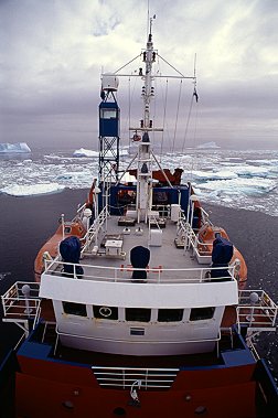 [AstrolabeIce.jpg]
The Astrolabe approaching Antarctica.