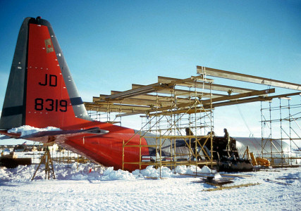 [Dome_Charlie_Slide15_.jpg]
C-130 and repair structure (image courtesy Richard Sheehan)
