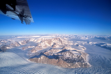 [FlyingAboveRange.jpg]
Flying above the Transantarctic Range.