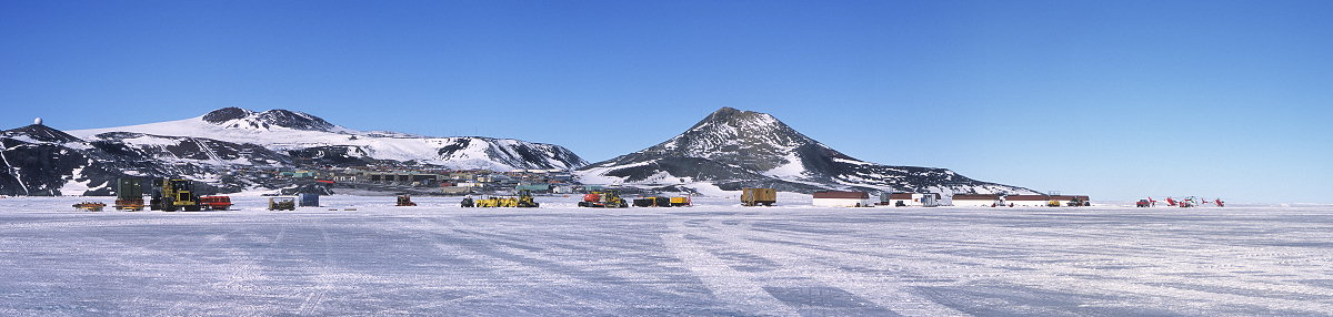 [McMurdoAirstripPano_.jpg]
Panorama of the McMurdo airstrip with the town in the background.