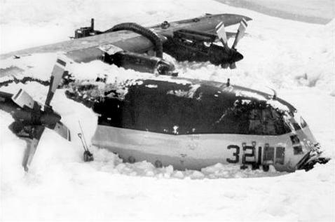 [jd321h.jpg]
The aircraft during the excavation (photo US Navy).