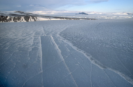 [BTN-SeaIceAirStrip1.jpg]
The airstrip build on cracked sea-ice, shortly before its disappearance.
