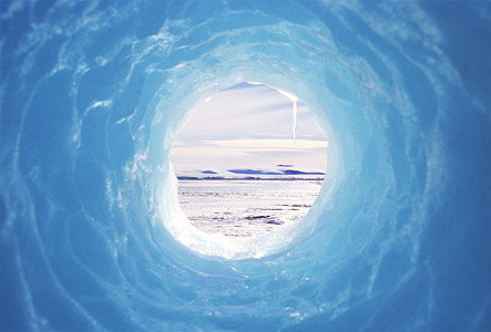 [IceCoreHole.jpg]
View through an ice core extracted from the sea-ice.
