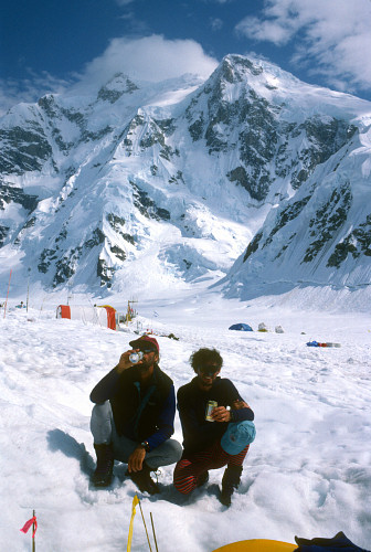 [Australians.jpg]
Mt Hunter as seen from Denali's base camp. The west ridge is out of view on the right.