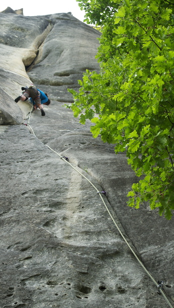 [20100523_185423_Annot_VireMed.jpg]
That'd be me on the same crack, before falling 1m from the end after the onsight on pre-placed pro.