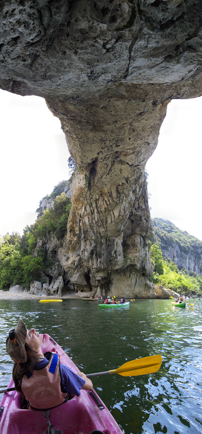 [20080511_142428_PontDArcVPano_.jpg]
Vertical panorama of the arch of Pont d'Arc.