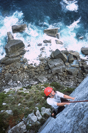 [LightHouseCrack2.jpg]
Jamming the Lighthouse crack.