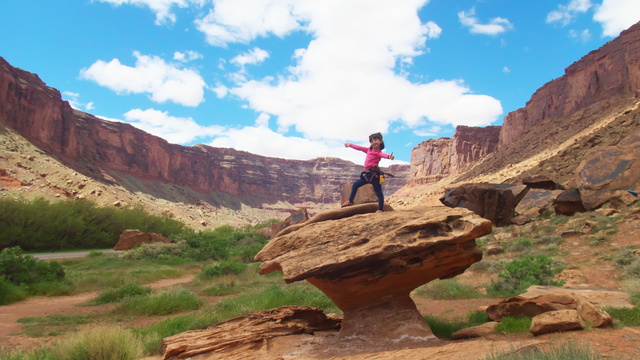 [20190417_201941_BigBendBouldering.jpg]
Bouldering at Big Bend along the Colorado river.