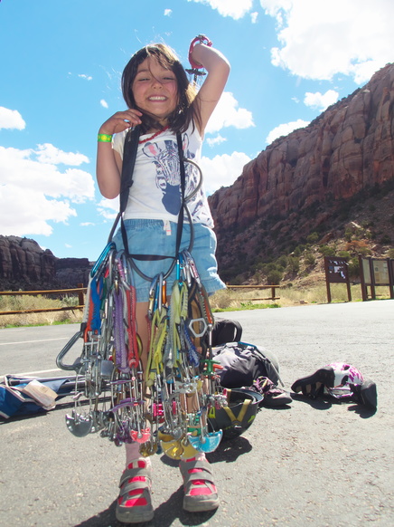 [20190421_185428_IndianCreek.jpg]
Since we are in Indian Creek, let's go trad climbing... if she can lift all the gear !