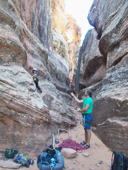 [20190426_101232_LambsKnoll.jpg]
Climbing in the canyons of Lambs Knoll, right at the entrance of Zion NP.