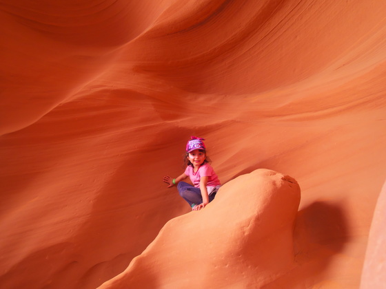 [20190428_132156_AntelopeCanyon.jpg]
The rock is smoothed up by the water during the rainy season.