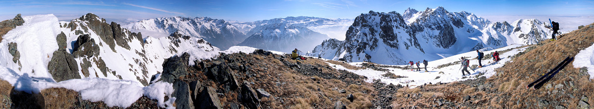 [20070317-FerrouilletPano_.jpg]
360° panorama from the summit of the Ferrouillet (2587m).