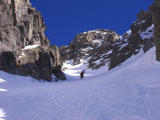 [20080210_130954_ArguilleCouloir.jpg]
Crampon time to get up the couloir itself with the snow not quite transformed yet.