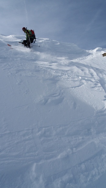 [20100406_110834_PtEglise.jpg]
Agostino jumping the summit cornice.