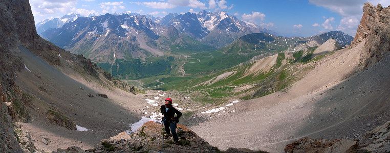 [20060704_JennyLedgePano_.jpg]
Jenny looking up at the route, halfway up 'L'usure du temps' (ED+/7b)