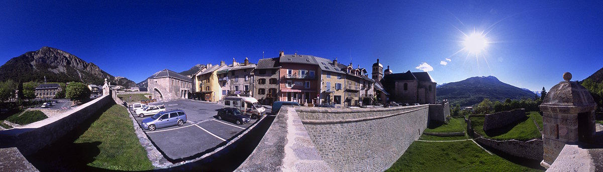 [BrianconWallPano.jpg]
Panorama of the fortress of Briançon. There are a few interesting tidbits in the history of the town, like the fact that it withstood a 3 months siege in 1815 without any military garrison inside the city !