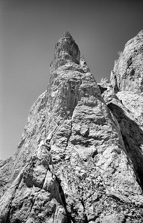 [TenaillesDeMontbrison.jpg]
View of the upper part of the Tenailles de Montbrison.