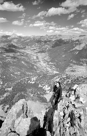 [TenaillesSL_Ridge.jpg]
Jenny on the dihedral of Soleil Levant (ED-).