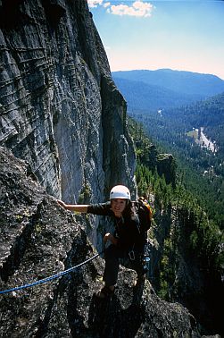 [LoversLeapDikes.jpg]
Many horizontal dikes typical of Lovers Leap are visible behind Jenny.