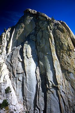 [NeedlesWitch.jpg]
Climber on Airy interlude on Witch Needle, California, 2003