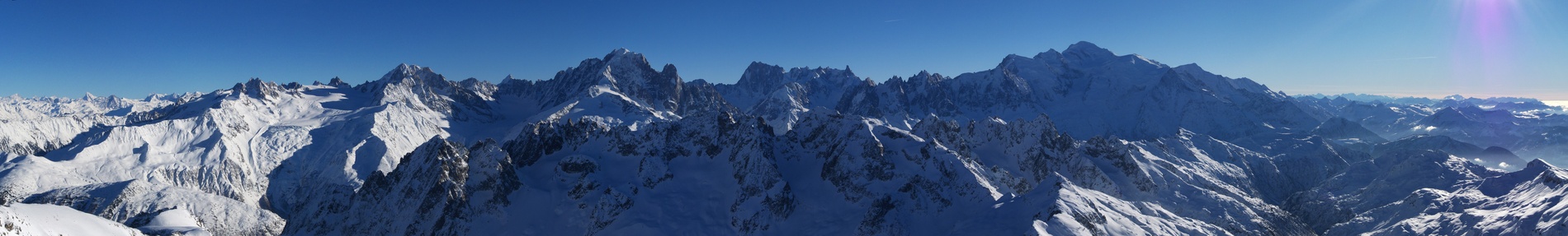 [20101231_160304_BuetPano_.jpg]
The Mt Blanc range seen from the Buet.
