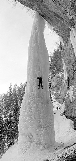 [FangBW_VPano.jpg]
High contract between dark rock, light overcast sky and the structured ice of the Fang in Vail.