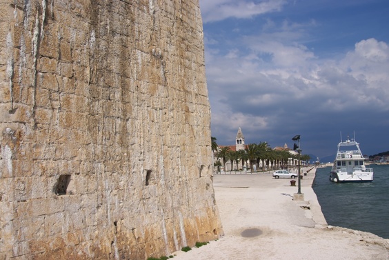 [20100419_152611_Trogir.jpg]
The harbor fortress.