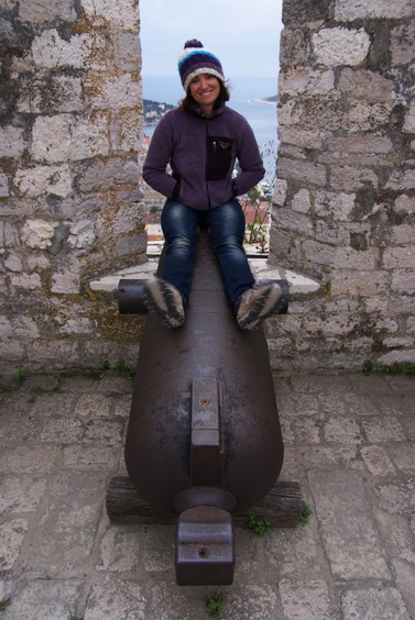 [20100423_093628_Hvar.jpg]
Canon in the fortress dominating the city of Hvar.