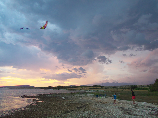 [20210717_194631_Croatia.jpg]
Kite flying in the evening.