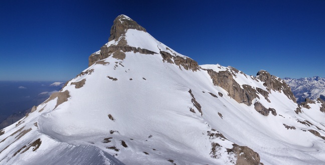 [20080217_134052_GdFerrandPano_.jpg]
The Grand Ferrand seen from Vallon Pierra.