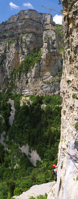 [20070609-133627_ArchianeVPano_.jpg]
Archiane has kilometers of cliffs but few actual routes due to the lengthy approaches and less than ideal rock.