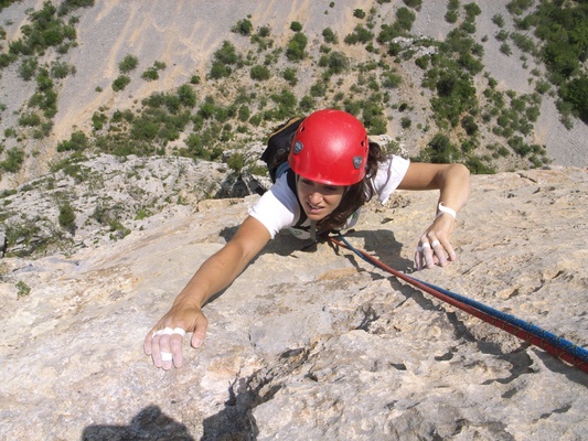 [20070721-152144_Benevisse.jpg]
Jenny looking of non-existent holds on the Benevisse Needle.