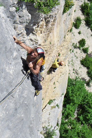 [20130623_121548_Archiane.jpg]
A couple years later on two different routes: Panta looking for the way up and Ago fighting in an overhang.