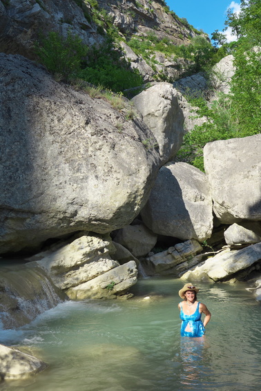 [20130716_175817_DromeBath.jpg]
Enjoying the many tiny rivers in the Diois...