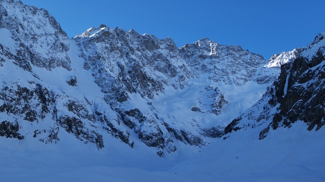 [20110326_083312_RocheFaurio.jpg]
North face of Roche Faurio, from the summit of which I took some high-resolution pics.