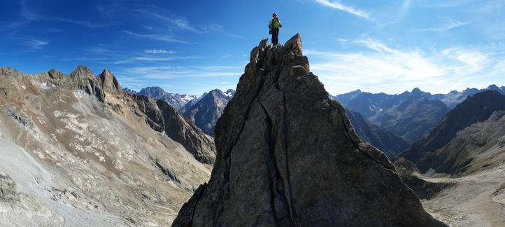 [20110915_152905_DibonaPano_.jpg]
Jenny on the summit of the Dibona.