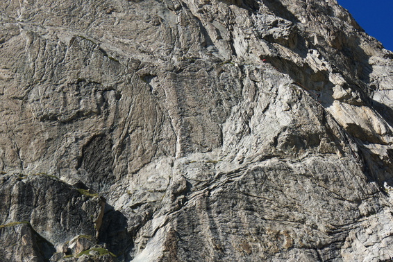 [20110915_163725_Dibona.jpg]
Climbers rappelling down the 2nd pitch of Visite Obligatoire.