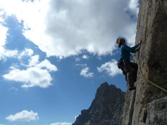 [20120814_153824_Dibona_GuillaumeByTonino.jpg]
Delicate slab on the summit ridge.