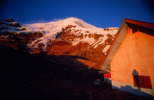 [Chimborazo.jpg]
Here is the refuge that you can reach with a 20 minutes walk from the parking.