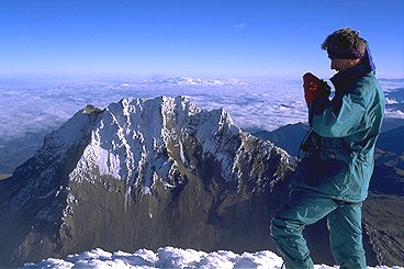 [SummitIliniza.jpg]
Here Thierry taking pictures of the north summit that looks like a pile of dirt.