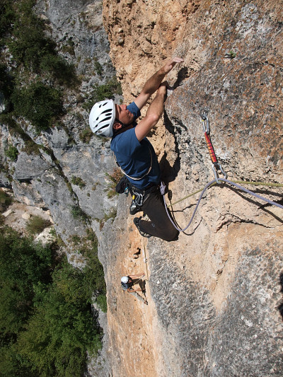 [20080816_111902_GranSasso_FanoAdriano_Tonino.jpg]
Tonino and Antonella on an excellent route right on the Vena Rossa above the road leading to Fano Adriano, a couple kms down the Gran Sasso. The route is 'Il Pasto Nudo', aperta da Pino Sabbatini e Pierpaolo Reggimenti.