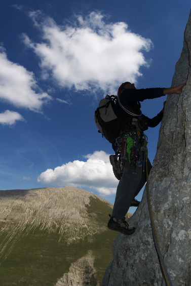 [20100819_143912_PizzoDiavolo.jpg]
Tonino starting one of the upper pitches.